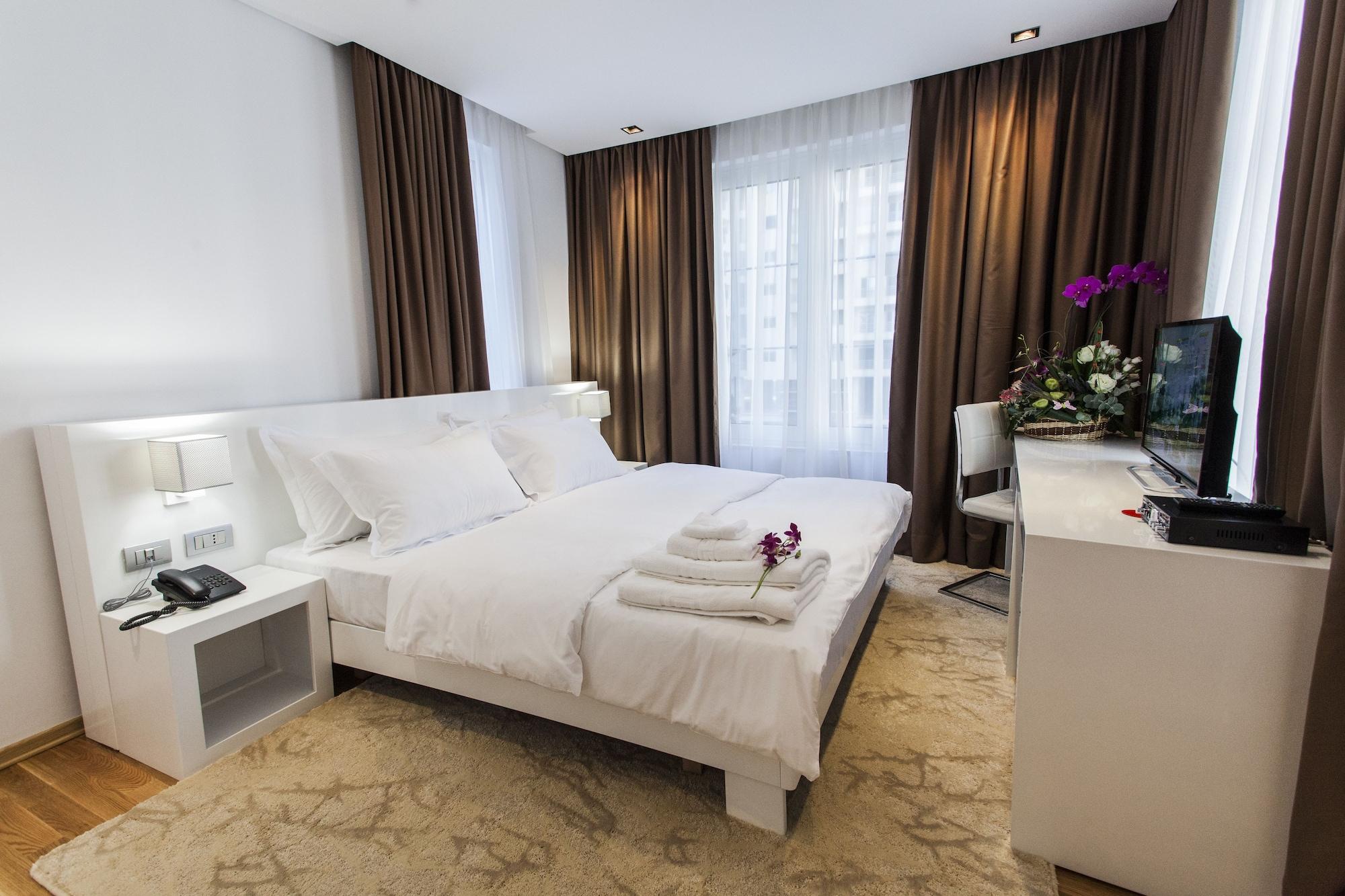 Prestige Hotel Tirana Zewnętrze zdjęcie